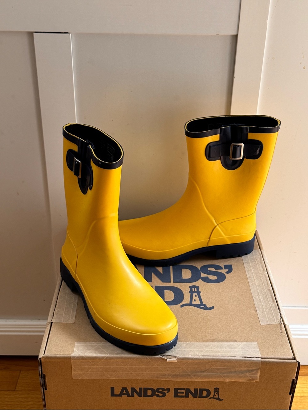 NIB Lands’ End Mid-Calf Rubber Rain Boots Yellow Navy Size 9